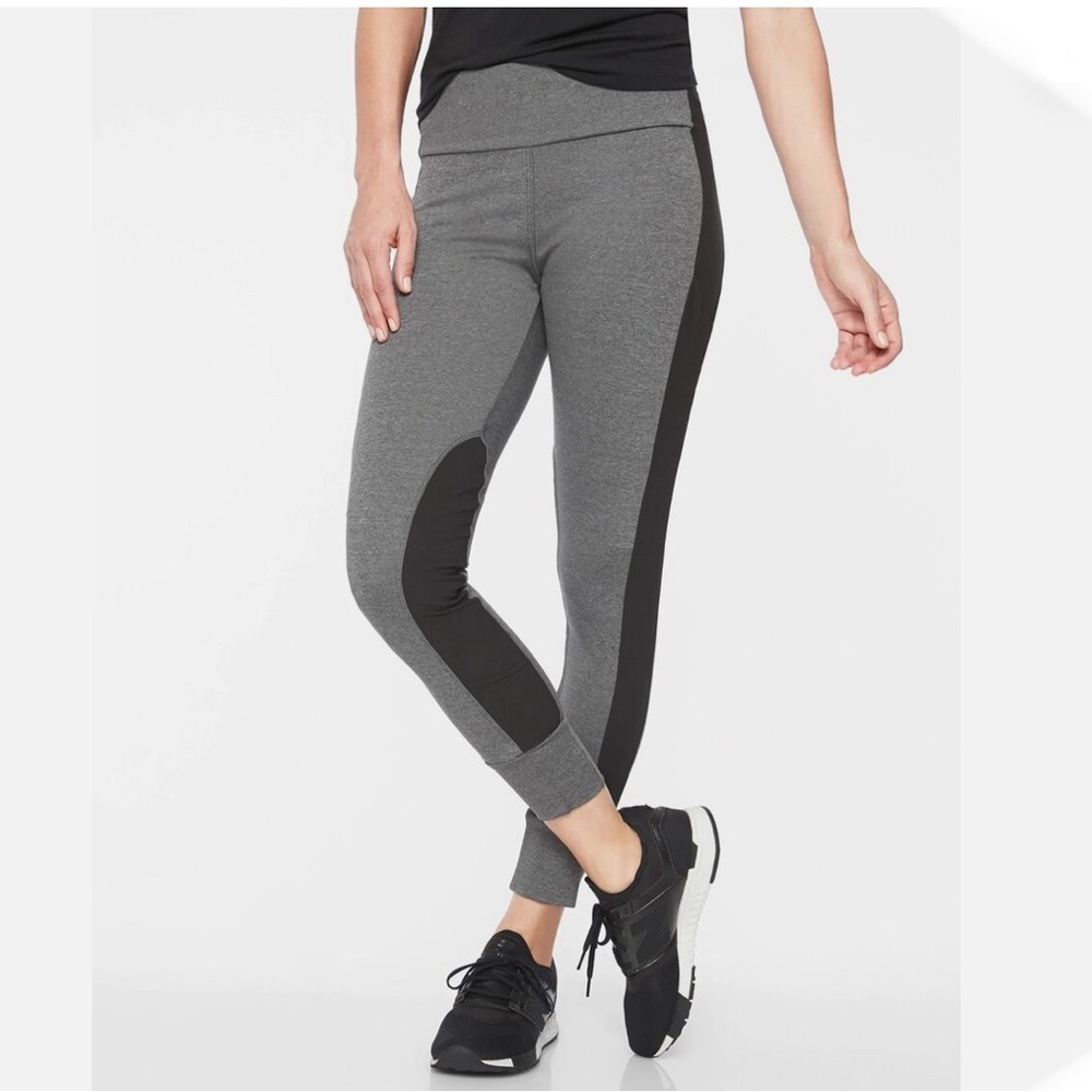 ⭐️ Athleta Essex Hybrid Tight Size Medium